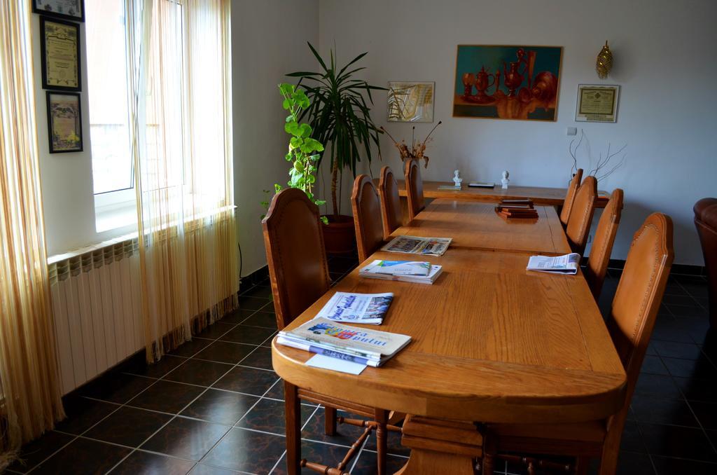 Casa Lorena Sarata-Monteoru Bagian luar foto